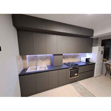 Современная прямая кухня на заказ, минималистичный дизайн, глянцевая мебель из МДФ .